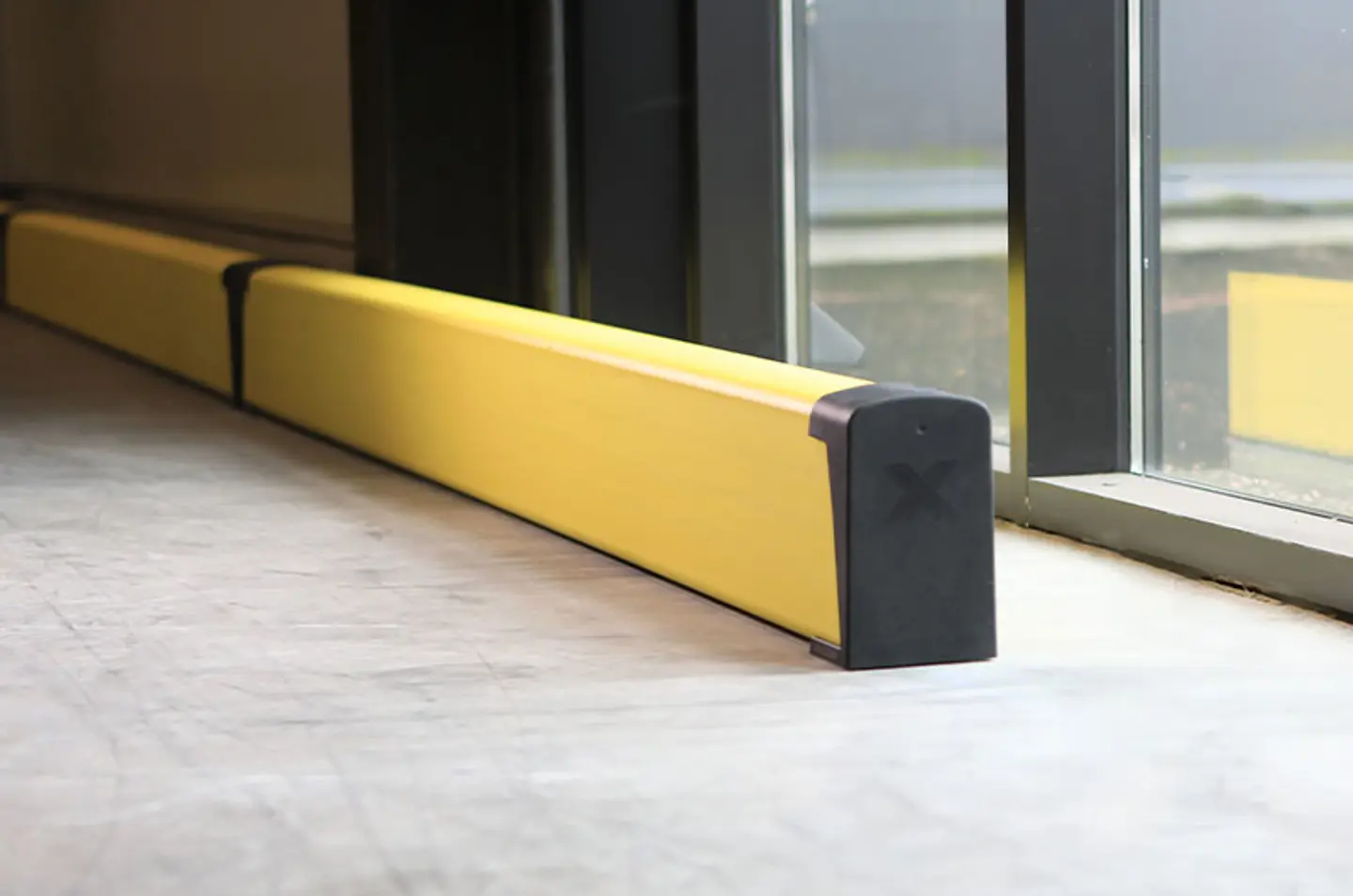 Standalone Floor Barrier configuration yellow