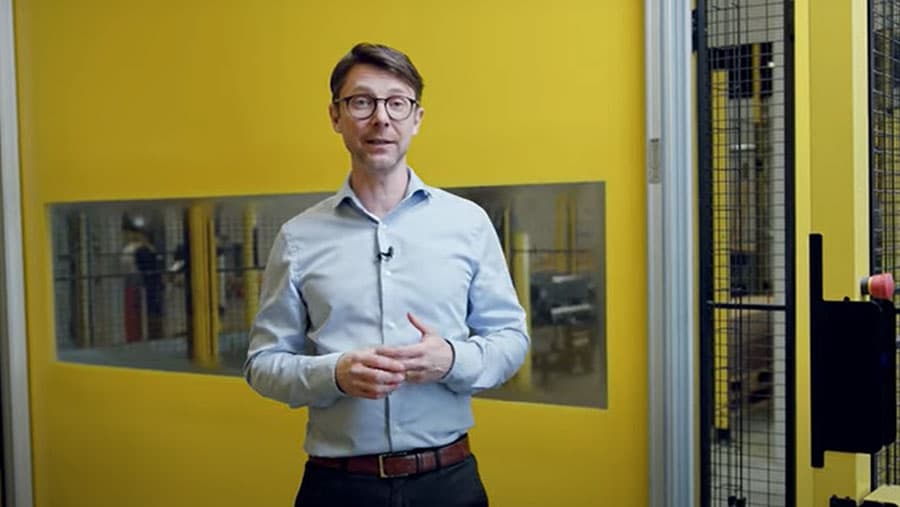 High speed roll door movie