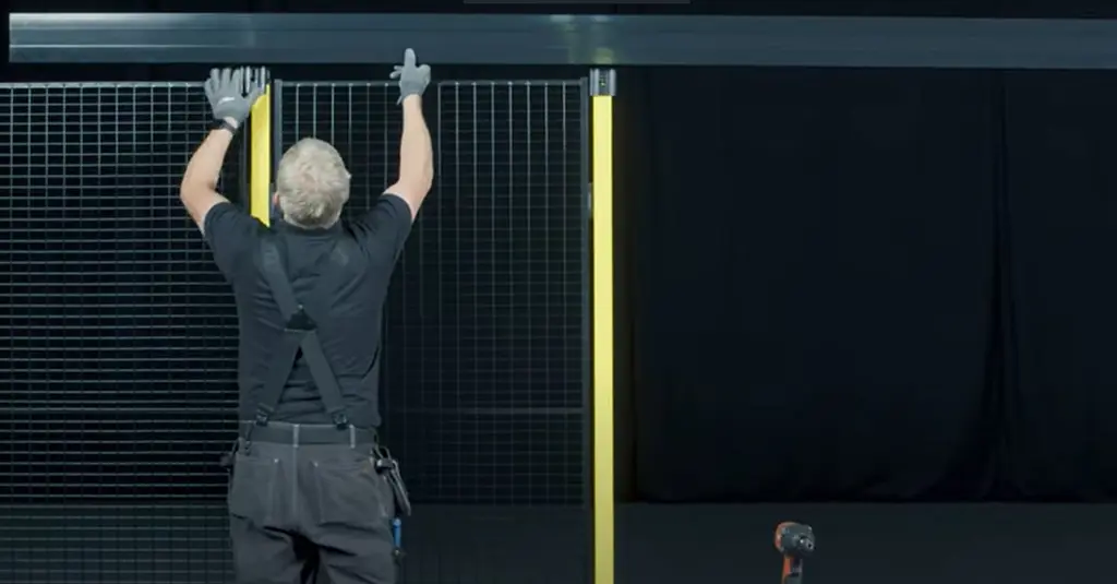 Assembly Sliding Door With Center Lock Machine Guarding Axelent