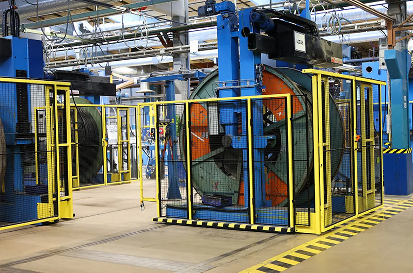 machines guarded by Axelents mesh panels