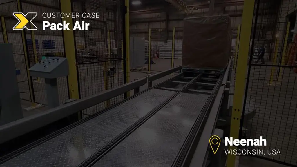 Palletizing system with Axelent's machine guarding fences around