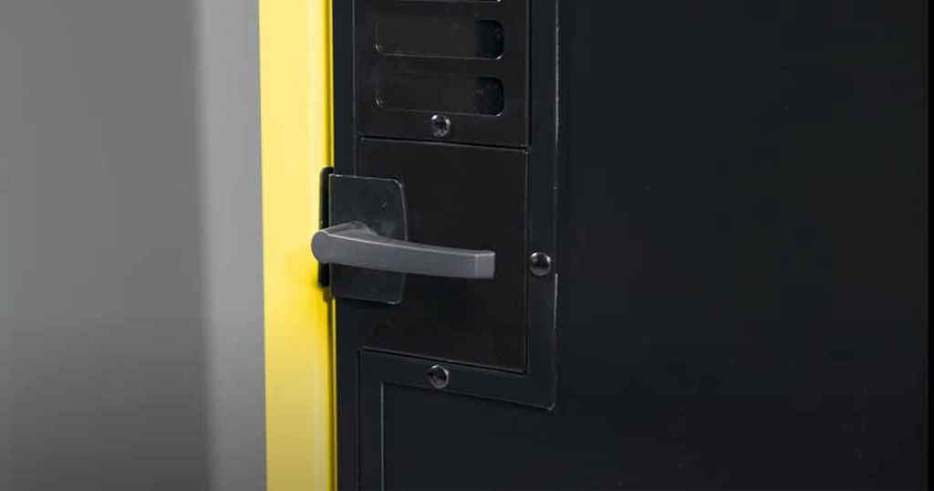 Plastic and sheet metal; lock alternatives Machine Guards Axelent